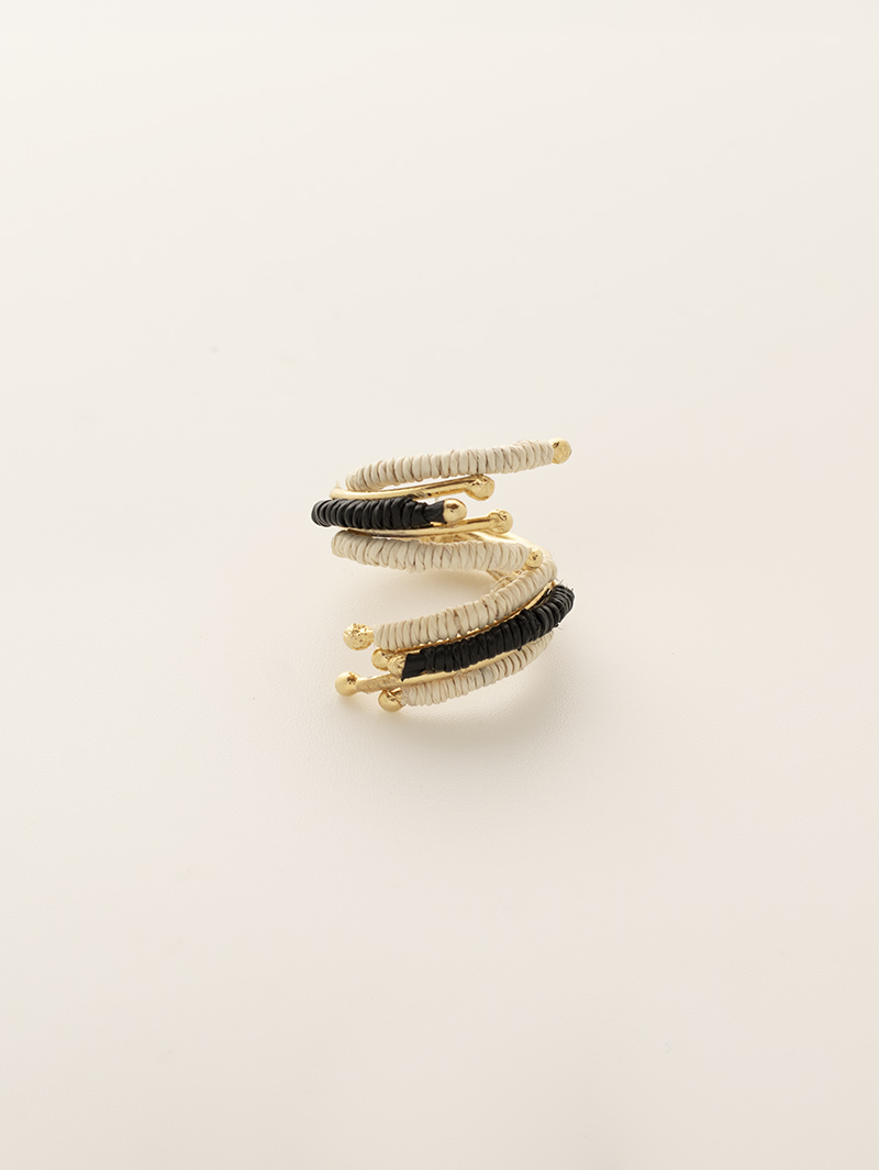 anillo-arana-dichardi-negro-blanco