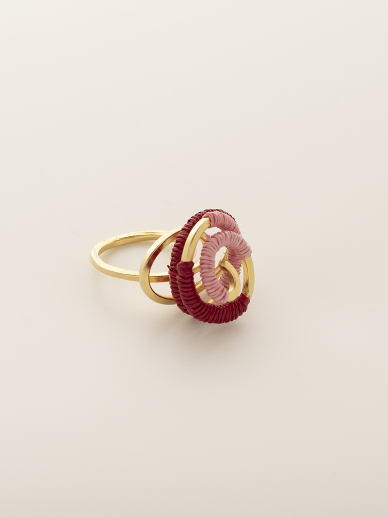 anillo-nudo-dichardi-oro-tejido-rosa